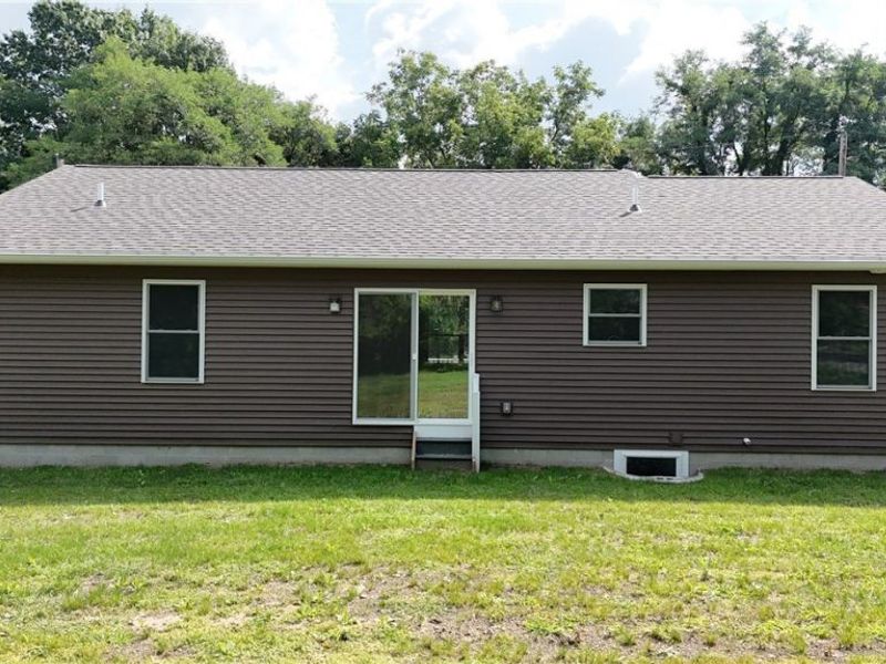 43 Narcissa Avenue, Struthers, OH 44471 Photo 2