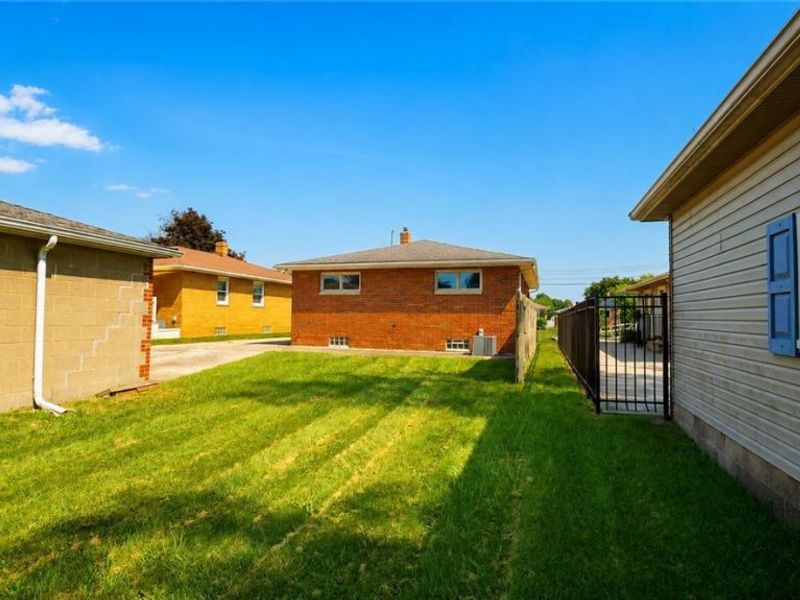 612 Ingalls Road, Akron, OH 44312 Photo 5
