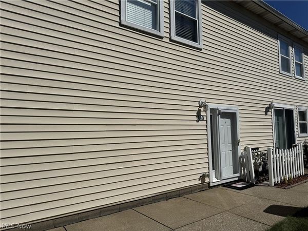 2544 Royal County Down , Uniontown, OH 44685