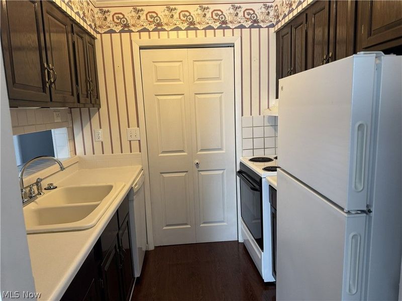 2544 Royal County Down , Uniontown, OH 44685 Photo 10