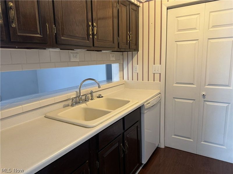 2544 Royal County Down , Uniontown, OH 44685 Photo 8