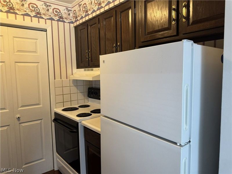 2544 Royal County Down , Uniontown, OH 44685 Photo 9