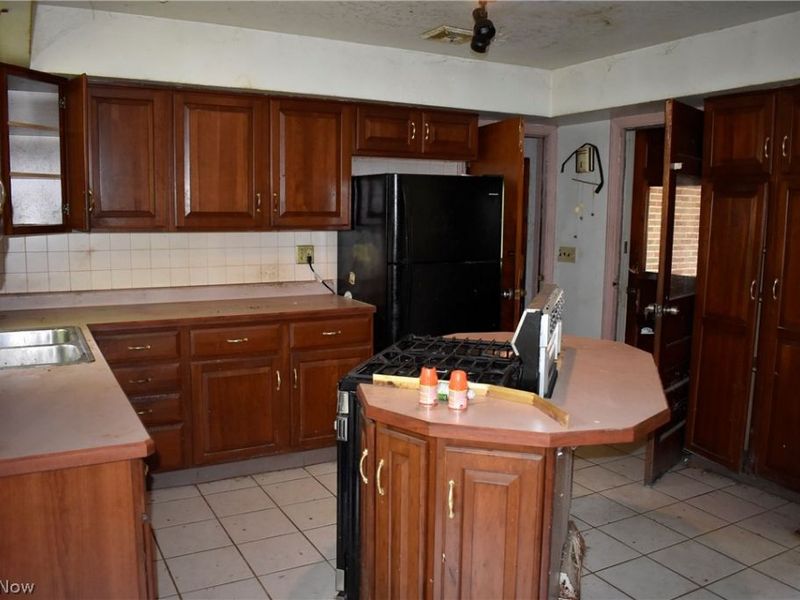 106 S Beverly Avenue, Youngstown, OH 44515 Photo 5
