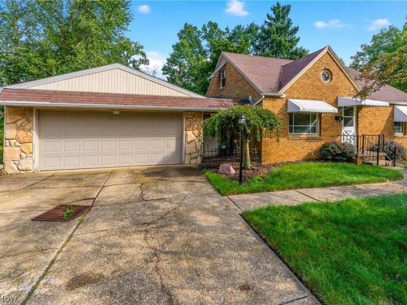 1108 Stuart Street NW, Massillon, OH 44646 Photo 1
