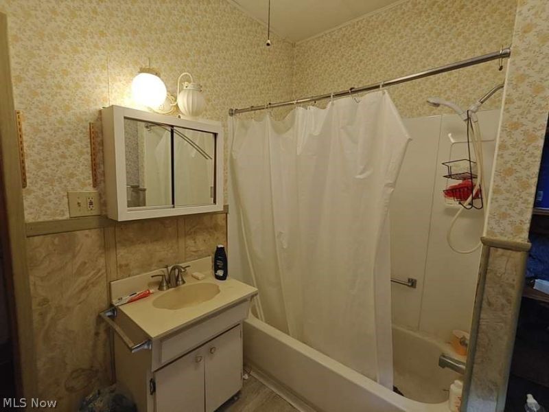 910 Stevenson Road, Cleveland, OH 44110 Photo 15