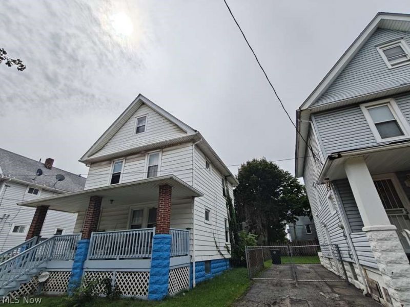 910 Stevenson Road, Cleveland, OH 44110 Photo 2