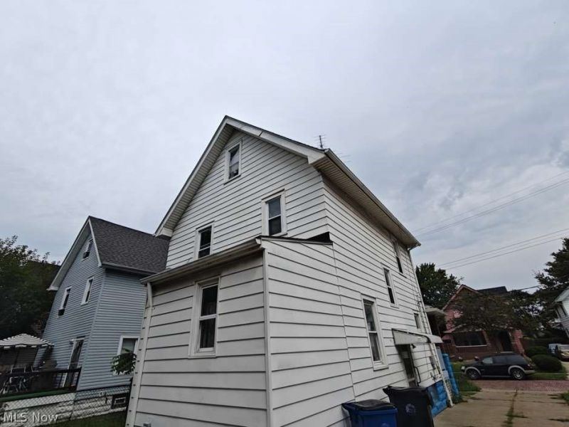 910 Stevenson Road, Cleveland, OH 44110 Photo 4