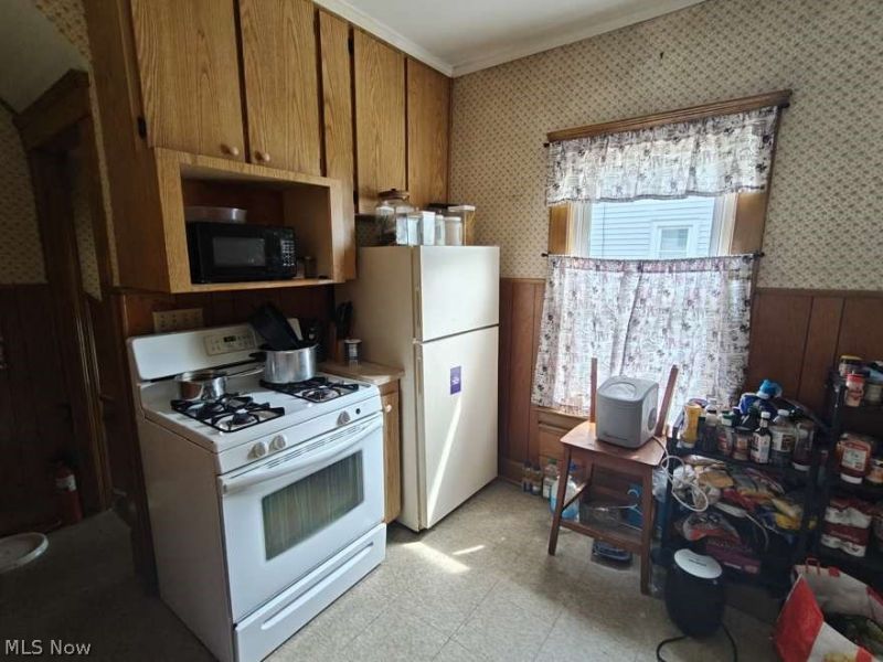 910 Stevenson Road, Cleveland, OH 44110 Photo 8