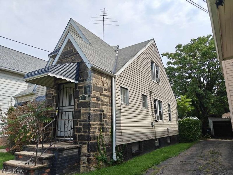 473 E 149th Street, Cleveland, OH 44110 Photo 2