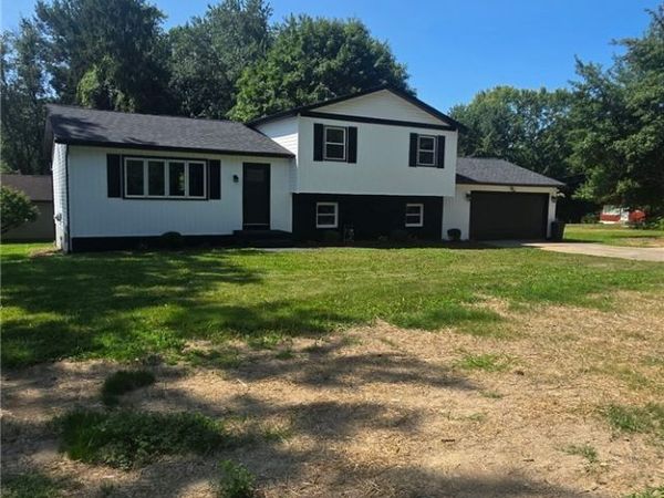 3246 E Waterloo Road , Akron, OH 44312