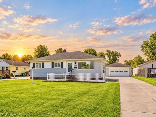 285 Nobottom Road , Berea, OH 44017