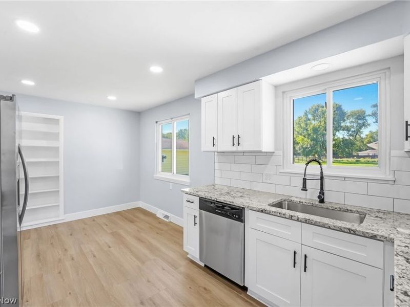 285 Nobottom Road, Berea, OH 44017 Photo 9