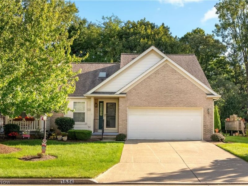 1534 Southpointe Circle NE, Canton, OH 44714 Photo 1