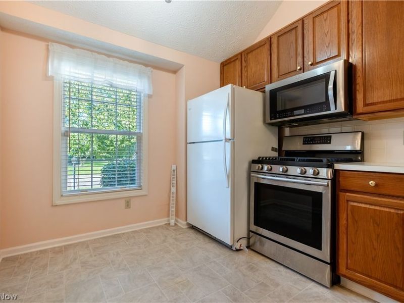 1534 Southpointe Circle NE, Canton, OH 44714 Photo 6