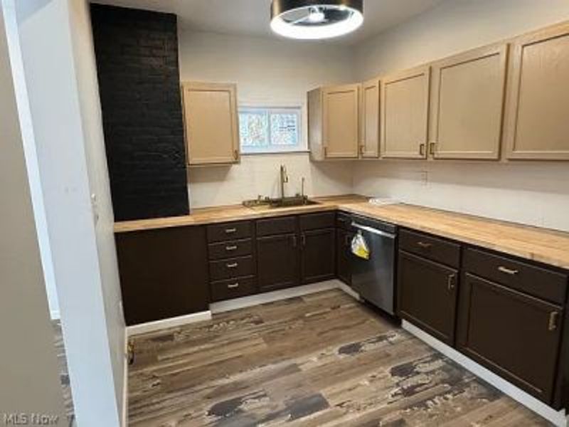 3064 W 16th Street , Cleveland, OH 44113 Photo 3