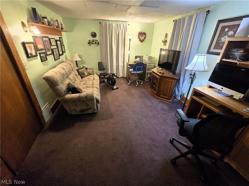 80 Smithsonian Street, Girard, OH 44420 Photo 16