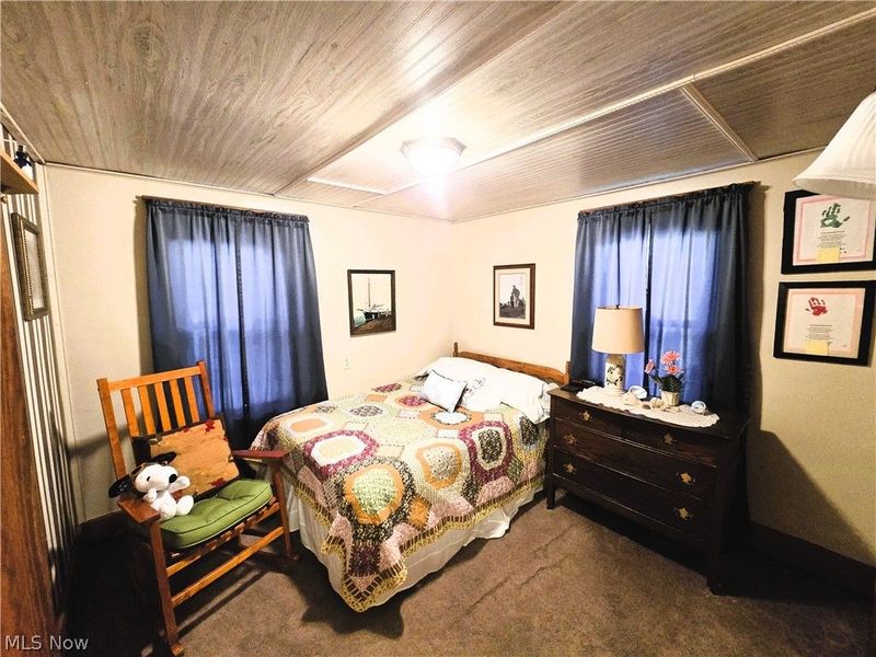 80 Smithsonian Street, Girard, OH 44420 Photo 17