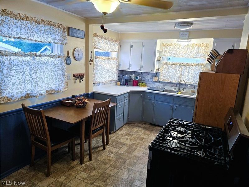 80 Smithsonian Street, Girard, OH 44420 Photo 7