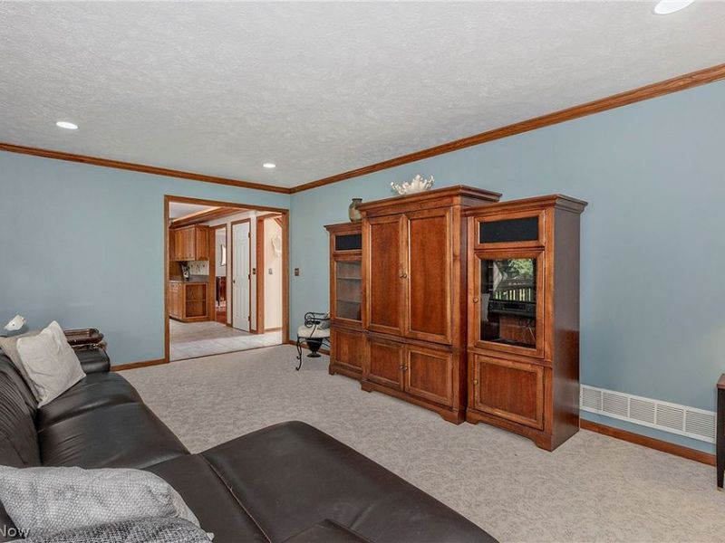458 Medway Road, Highland Heights, OH 44143 Photo 11