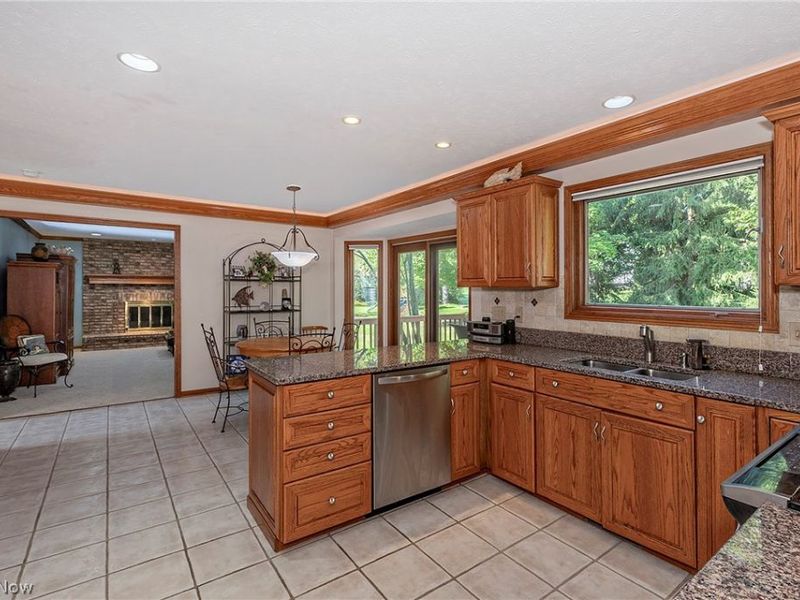 458 Medway Road, Highland Heights, OH 44143 Photo 15