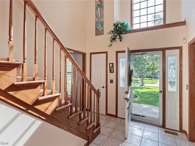 458 Medway Road, Highland Heights, OH 44143 Photo 2