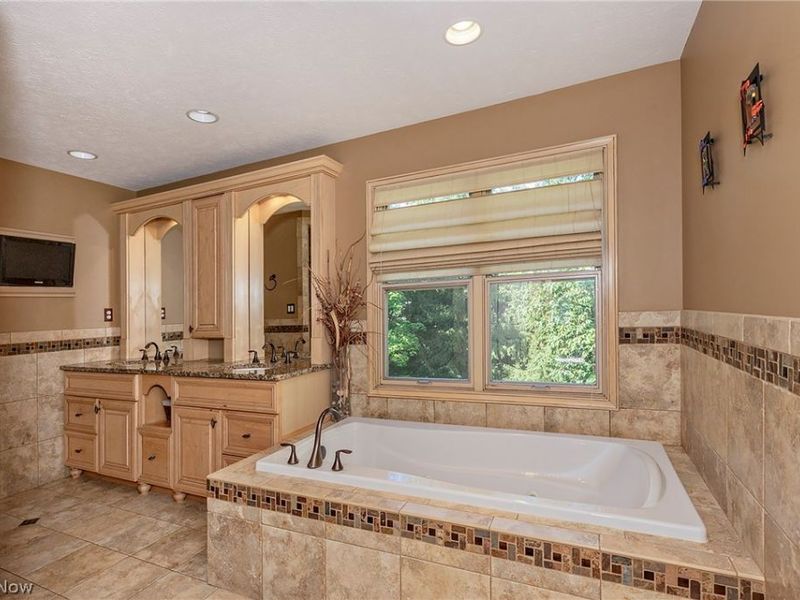 458 Medway Road, Highland Heights, OH 44143 Photo 23