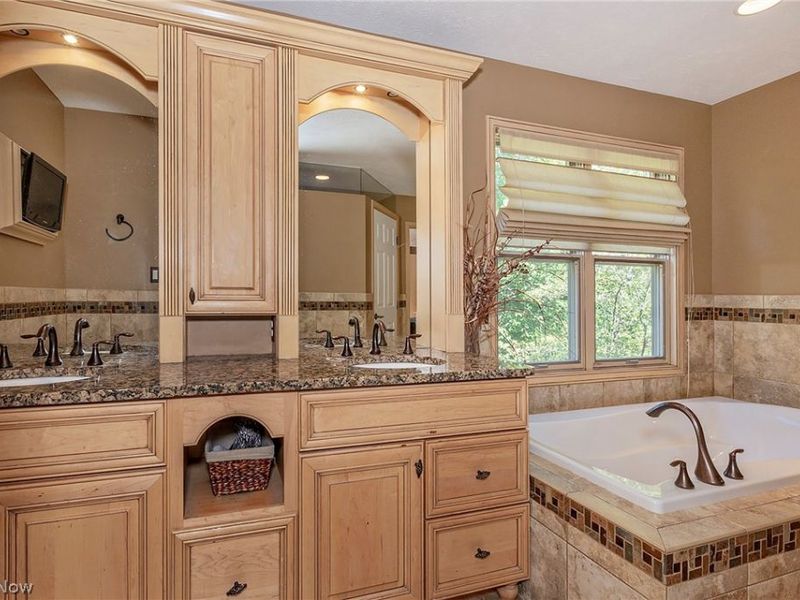 458 Medway Road, Highland Heights, OH 44143 Photo 25