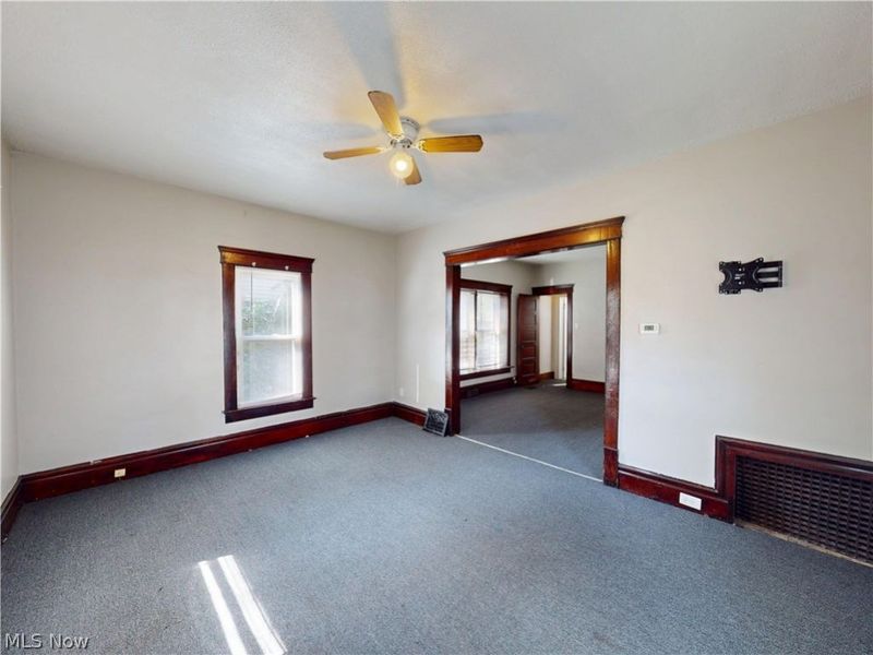 476 Rentschler Street, Akron, OH 44304 Photo 4