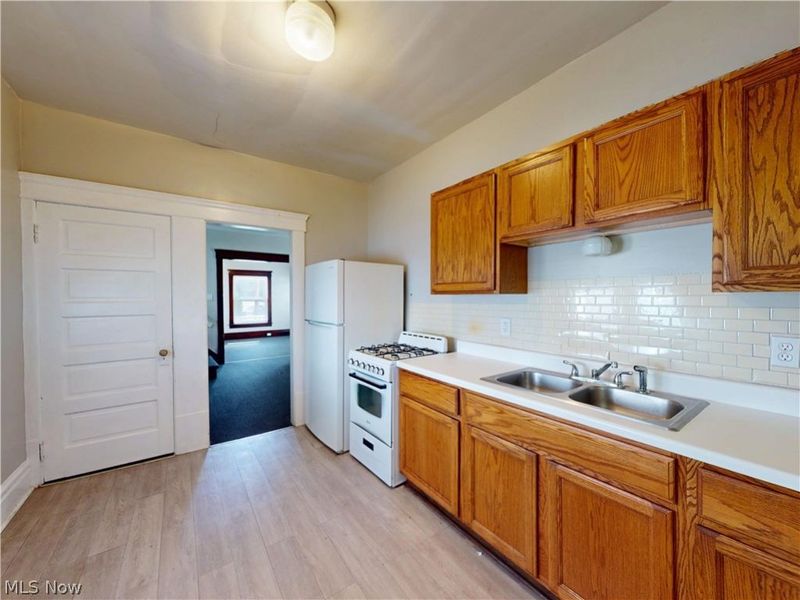 476 Rentschler Street, Akron, OH 44304 Photo 7