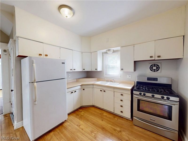 504 Sumner Street, Akron, OH 44304 Photo 9