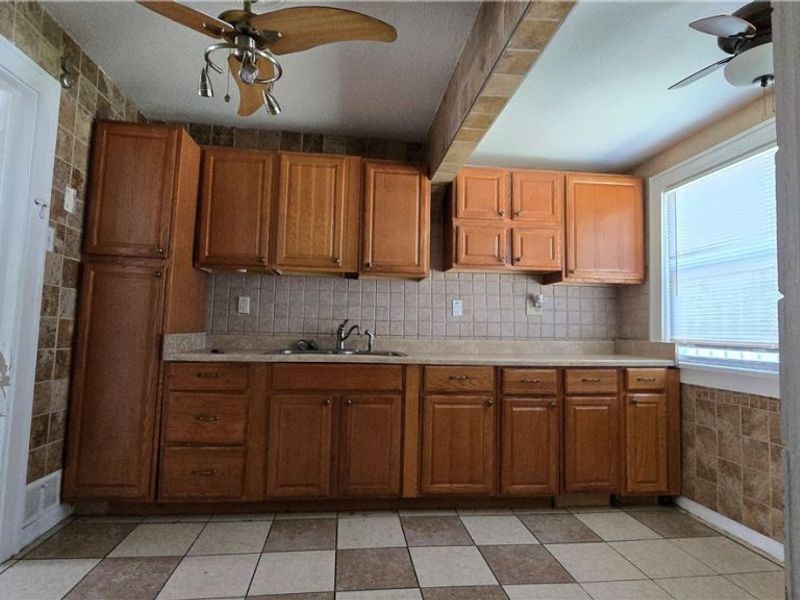 10017 Sandusky Avenue, Cleveland, OH 44105 Photo 8