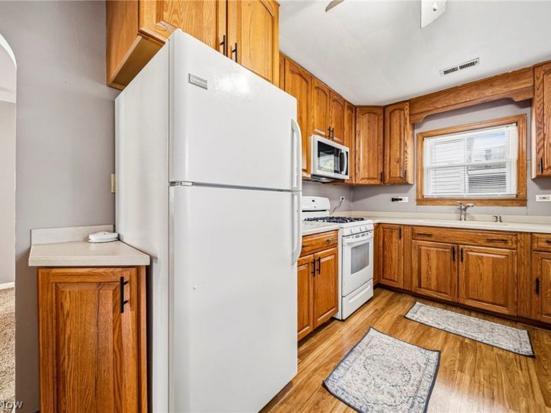 149 Traymore Boulevard, Eastlake, OH 44095 Photo 9