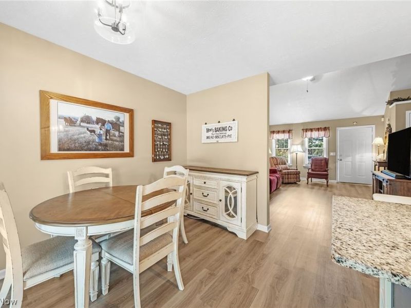 10412 Scotney Avenue, North Canton, OH 44720 Photo 5