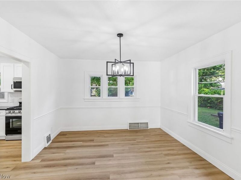 906 Keystone Drive , Cleveland Heights, OH 44121 Photo 5