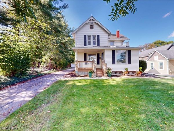 218 Bentleyville Road , Chagrin Falls, OH 44022