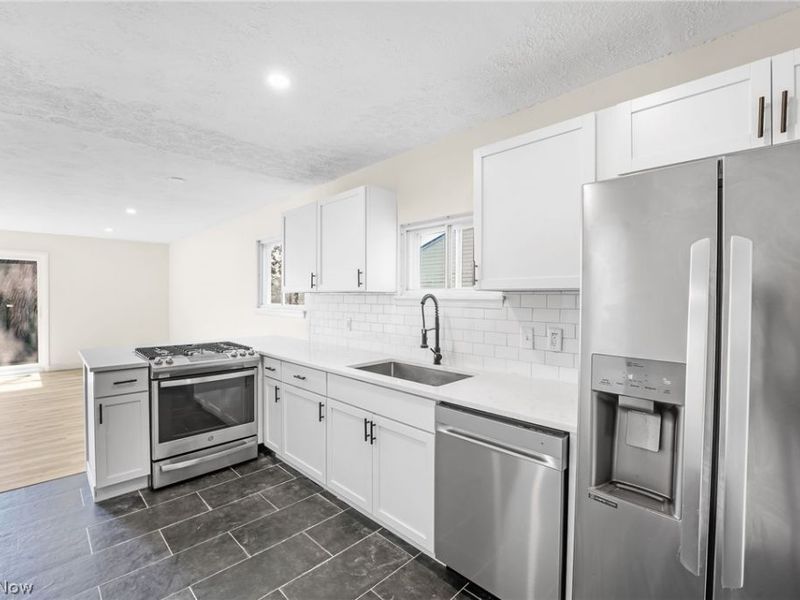 34297 W Point Drive , North Ridgeville, OH 44039 Photo 10