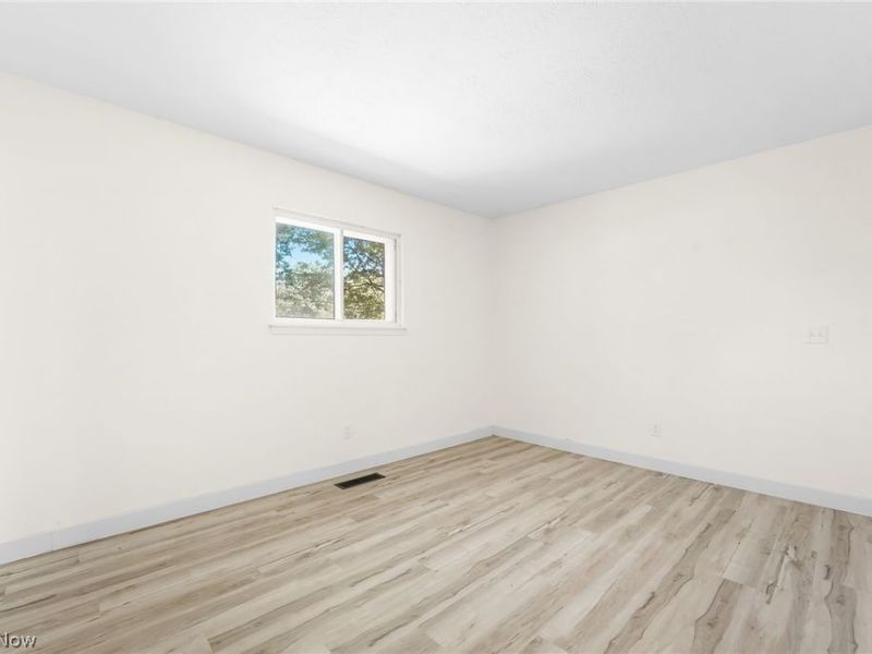 34297 W Point Drive , North Ridgeville, OH 44039 Photo 23