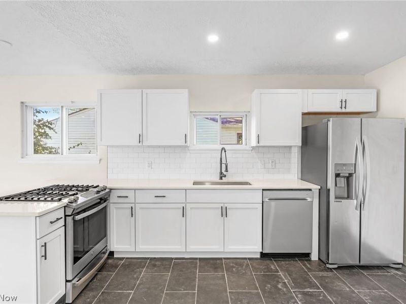 34297 W Point Drive , North Ridgeville, OH 44039 Photo 7