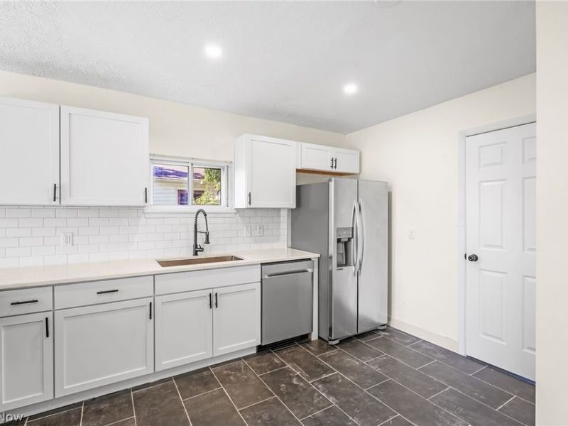 34297 W Point Drive , North Ridgeville, OH 44039 Photo 8