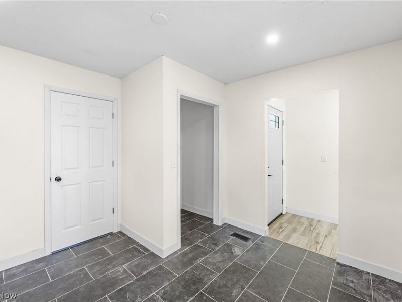 34297 W Point Drive , North Ridgeville, OH 44039 Photo 9