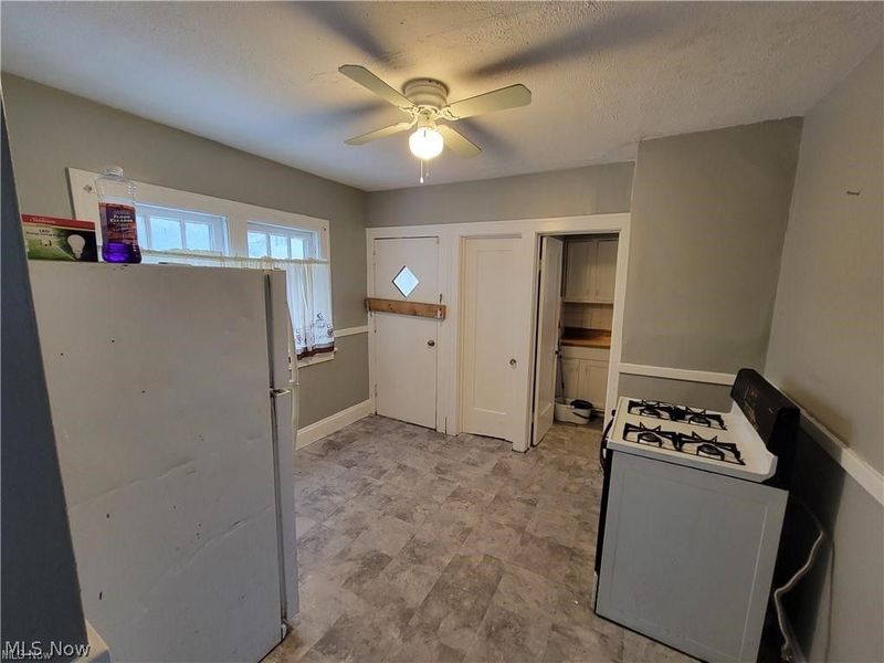 12701 Angelus Avenue, Cleveland, OH 44105 Photo 8