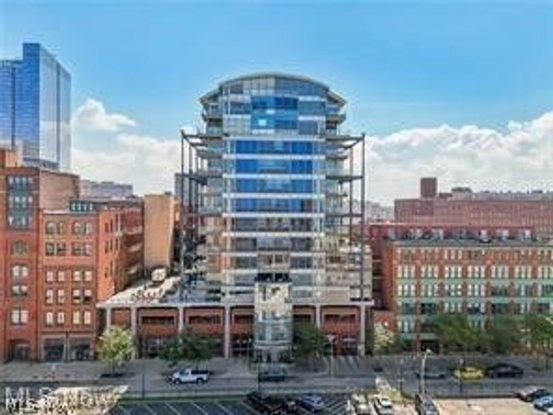 701 W Lakeside Avenue, Unit 608, Cleveland, OH 44113 Photo 2