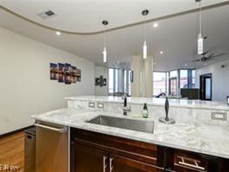 701 W Lakeside Avenue, Unit 608, Cleveland, OH 44113 Photo 6