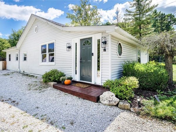 259 NE River Road , Lake Milton, OH 44429