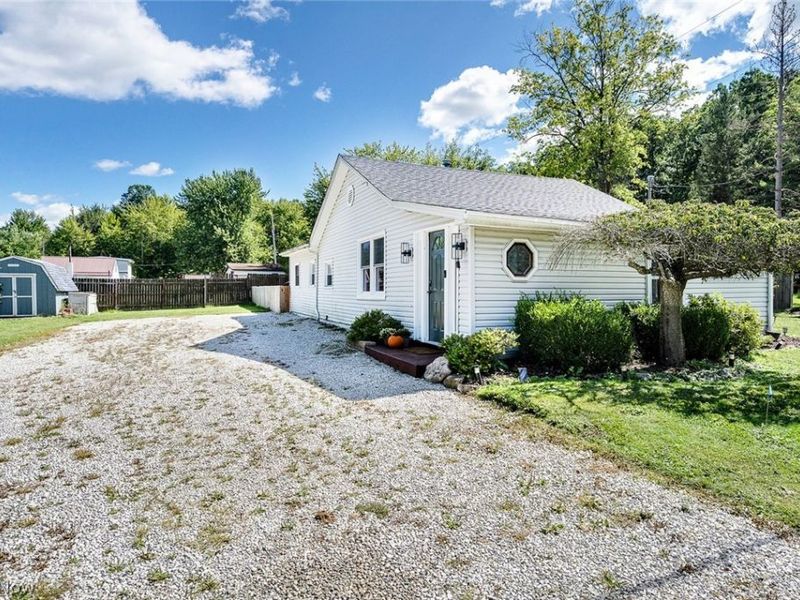259 NE River Road, Lake Milton, OH 44429 Photo 2