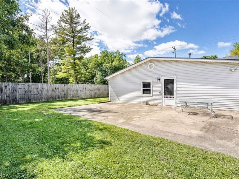 259 NE River Road, Lake Milton, OH 44429 Photo 9