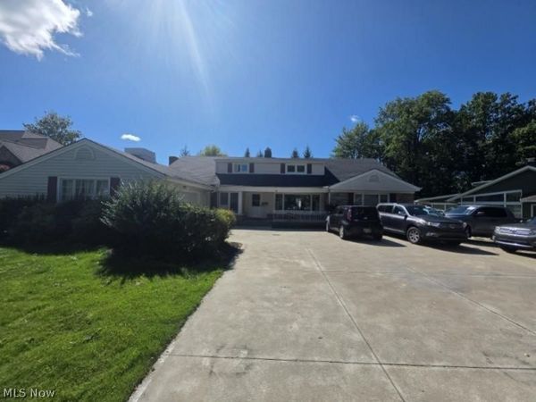 24750 S Woodland Road , Beachwood, OH 44122