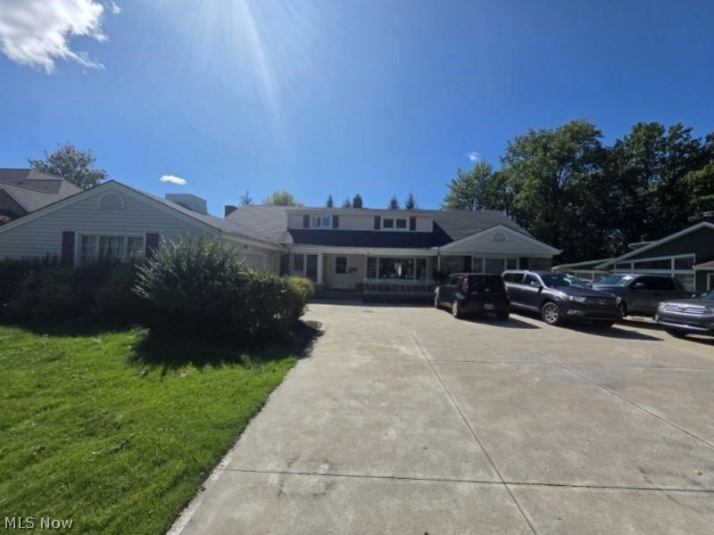 24750 S Woodland Road, Beachwood, OH 44122 Photo 2