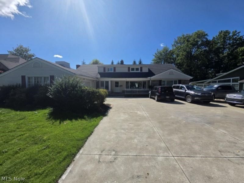 24750 S Woodland Road, Beachwood, OH 44122 Photo 3