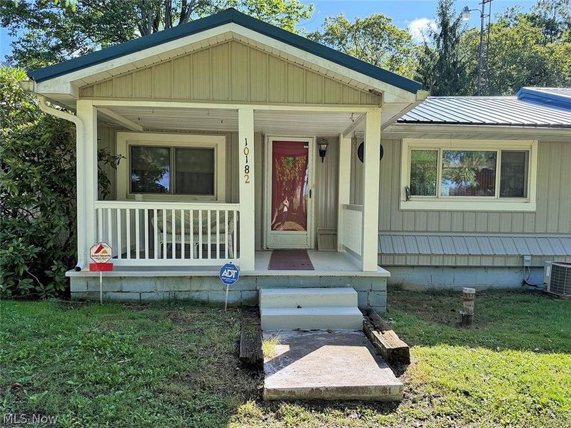 10182 Andora Road NE, East Rochester, OH 44625 Photo 7